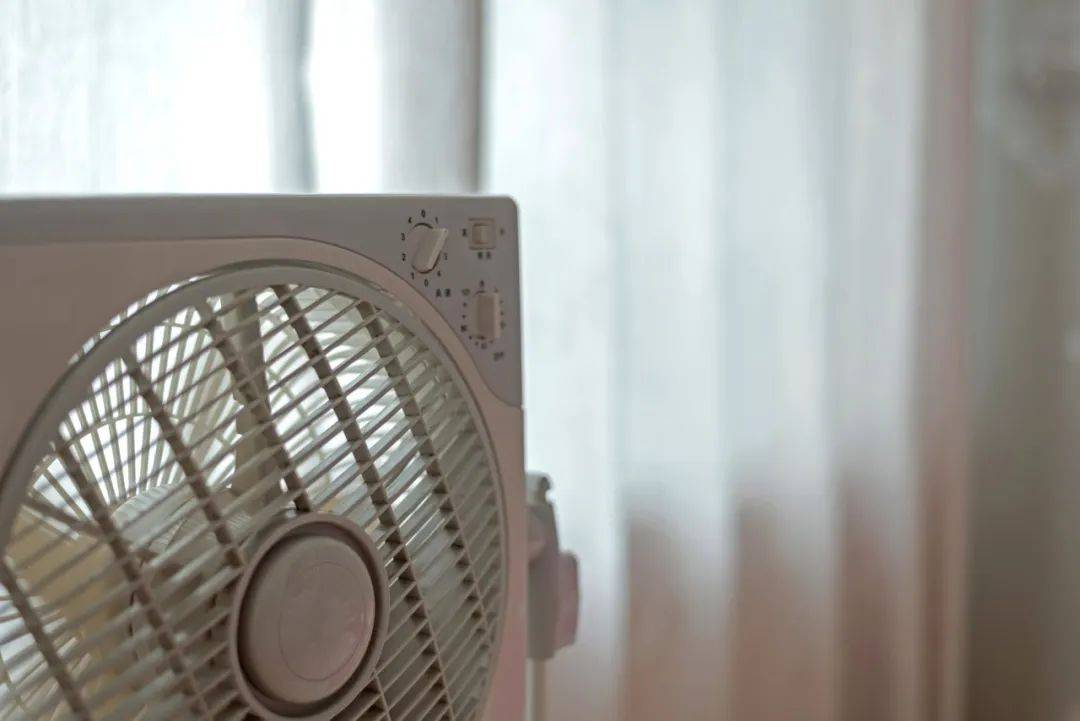 !牢记这3点“空调病”不近身电费省一半尊龙凯时新版APP首页开空调前一定要看(图4) !牢记这3点“空调病”不近身电费省一半尊龙凯时新版APP首页开空调前一定要看(图4)