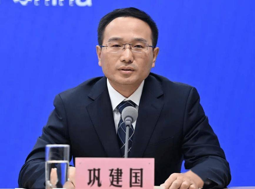 参加国家卫健委新闻发布会解读冬季安全出行注意事项尊龙凯时app平台“大雪”节气将至道研中心专家(图1) 参加国家卫健委新闻发布会解读冬季安全出行注意事项尊龙凯时app平台“大雪”节气将至道研中心专家(图1)